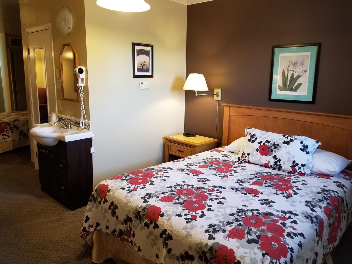Knights Inn Вудсток Экстерьер фото