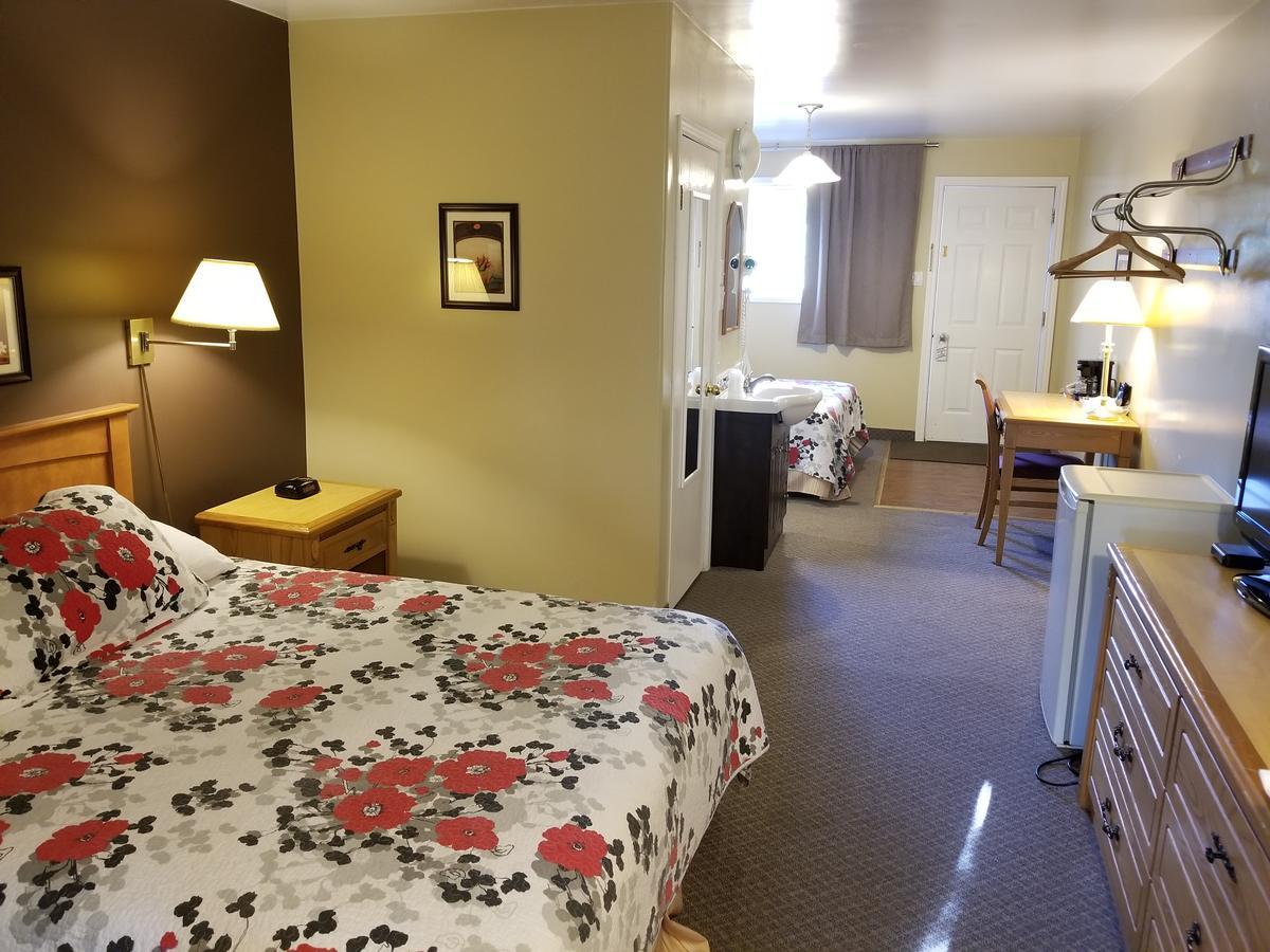 Knights Inn Вудсток Экстерьер фото