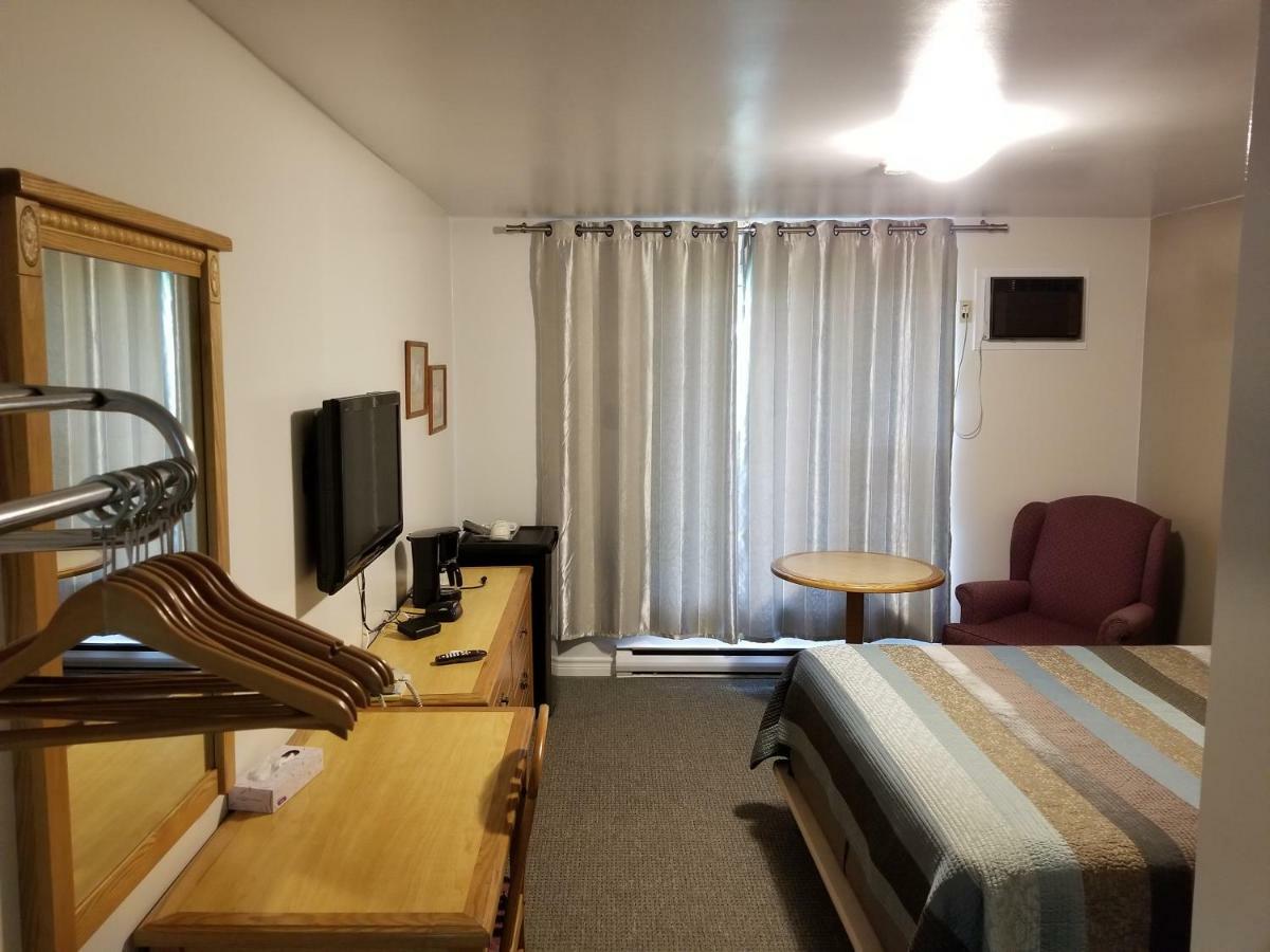 Knights Inn Вудсток Экстерьер фото